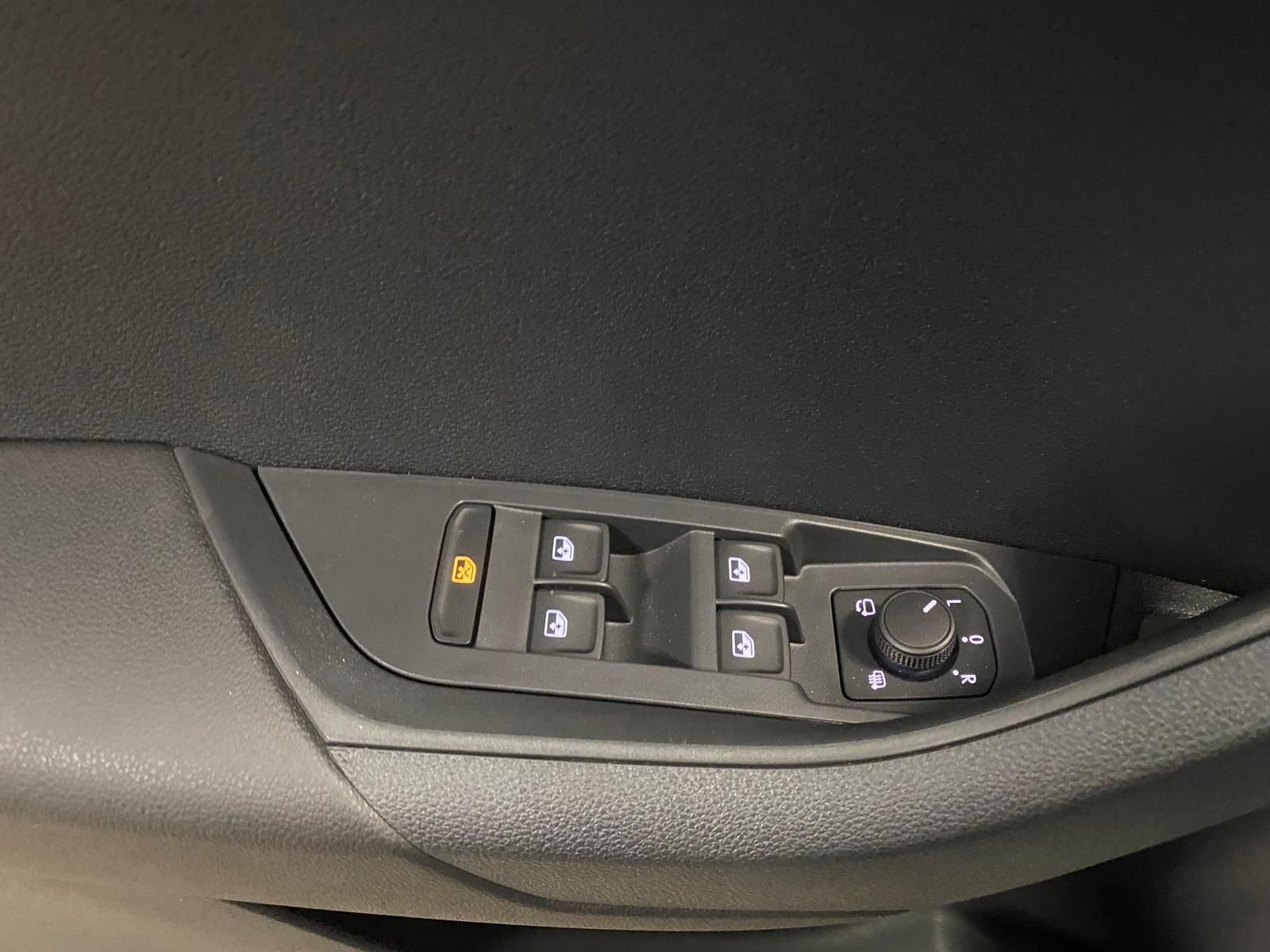 Fahrzeugabbildung SKODA Karoq 1.5 TSI SPORTLINE+5J GA+MATRIX+ACC+360+AHK