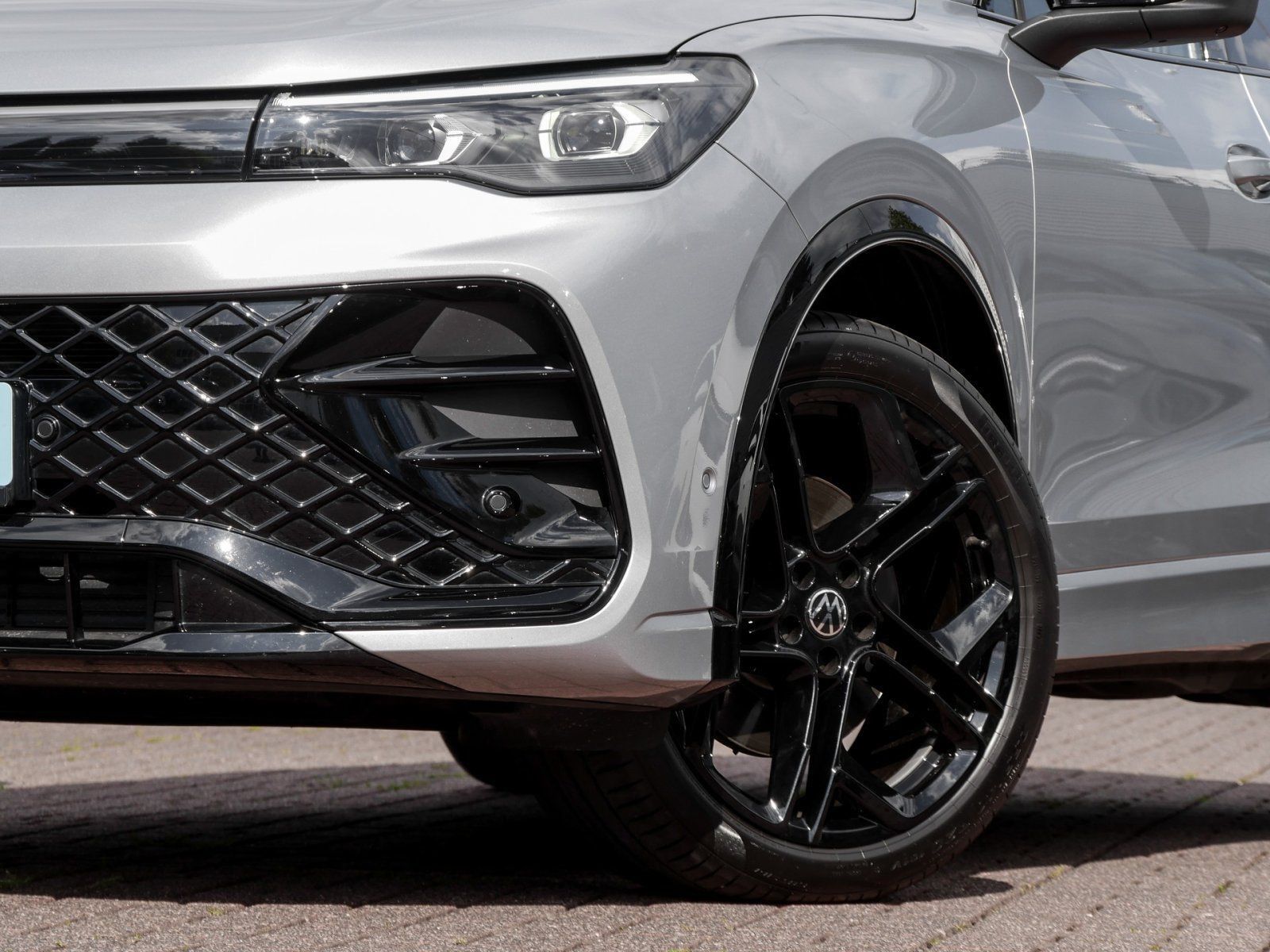 Volkswagen Tiguan 2.0 TDI R-Line BLACK STYLE DSG ACC AHK H& foto 5