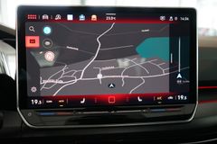 VW Golf 2.0 TDI DSG R-Line | Pano | HuD | FACELIFT VW Golf 2.0 TDI DSG R-Line | Pano | HuD | FACELIFT