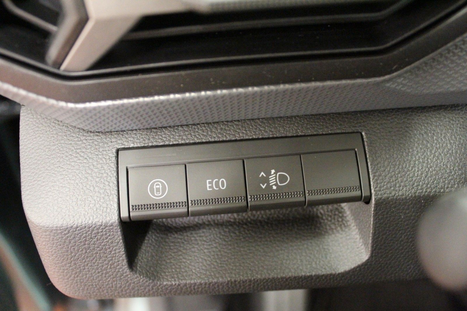 Fahrzeugabbildung Dacia Duster mild hybrid 140 Expression*Winterp.*MY 26