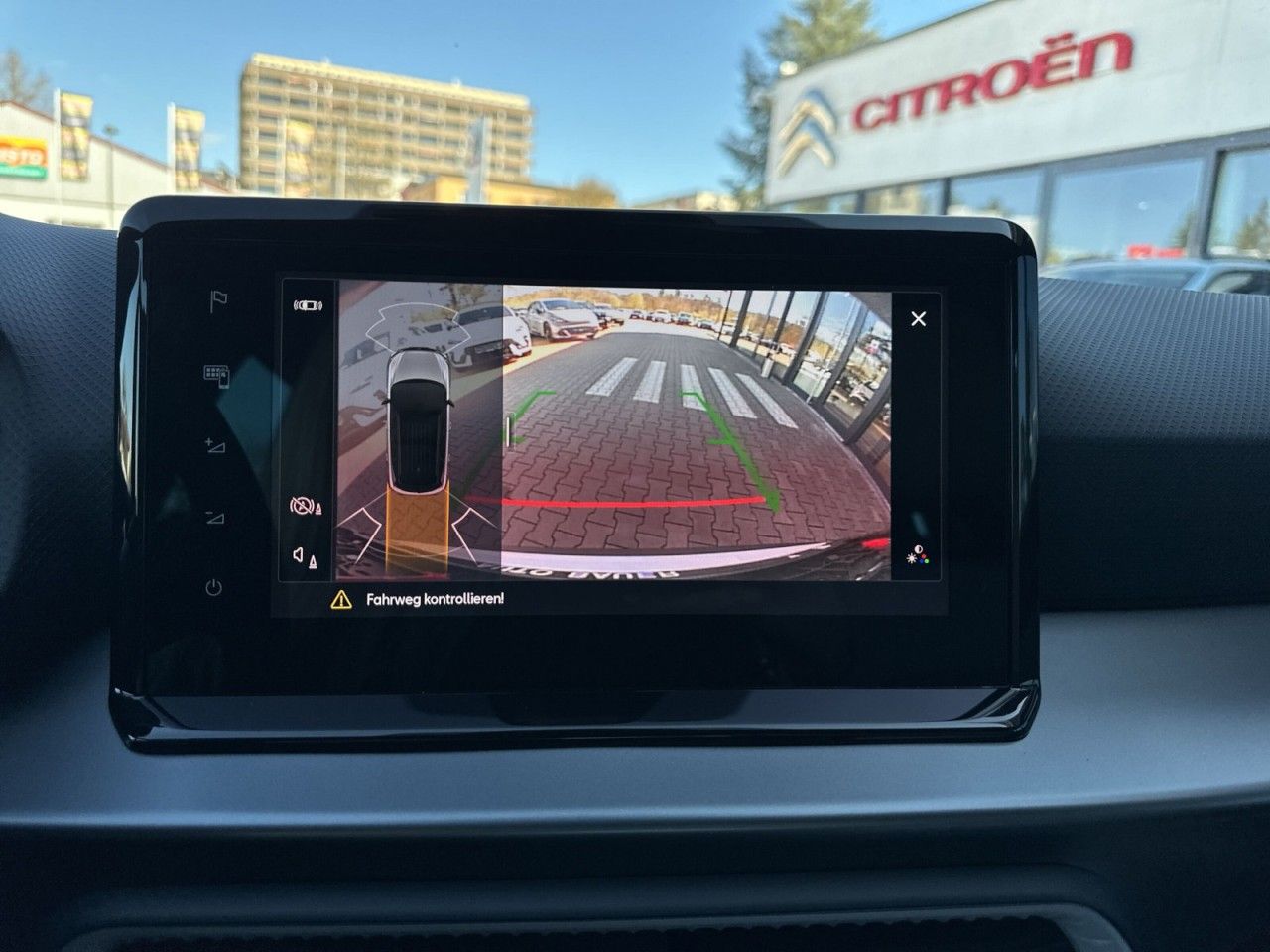Fahrzeugabbildung SEAT Arona FR Black Edition 1.5 TSI 150 PS DSG - mit KI generiert/bearbeitet