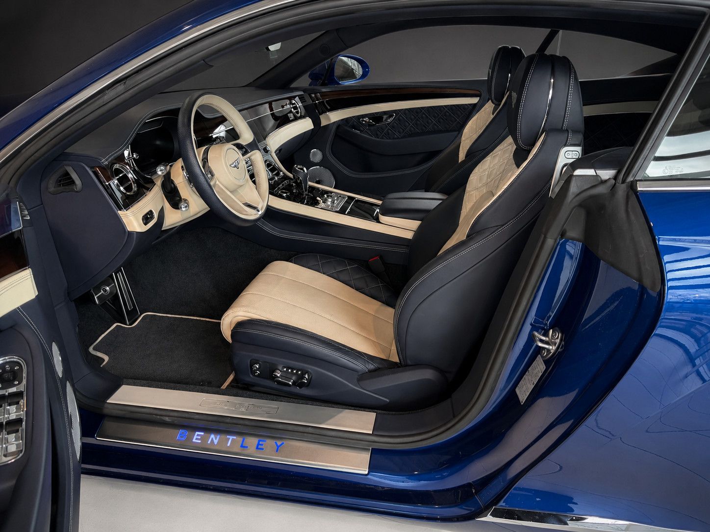 Bentley Continental GT W12, First Edition, Mulliner,NAIM foto 9