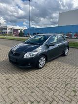 Toyota Auris 1.4 - - Toyota Auris in Köln