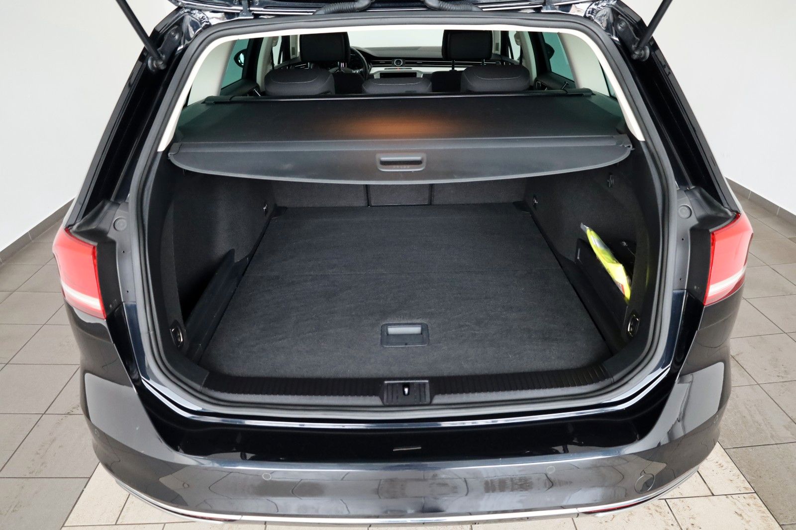 Fahrzeugabbildung Volkswagen Passat Variant Comfortline Navi,LED,ACC,SH,PDC