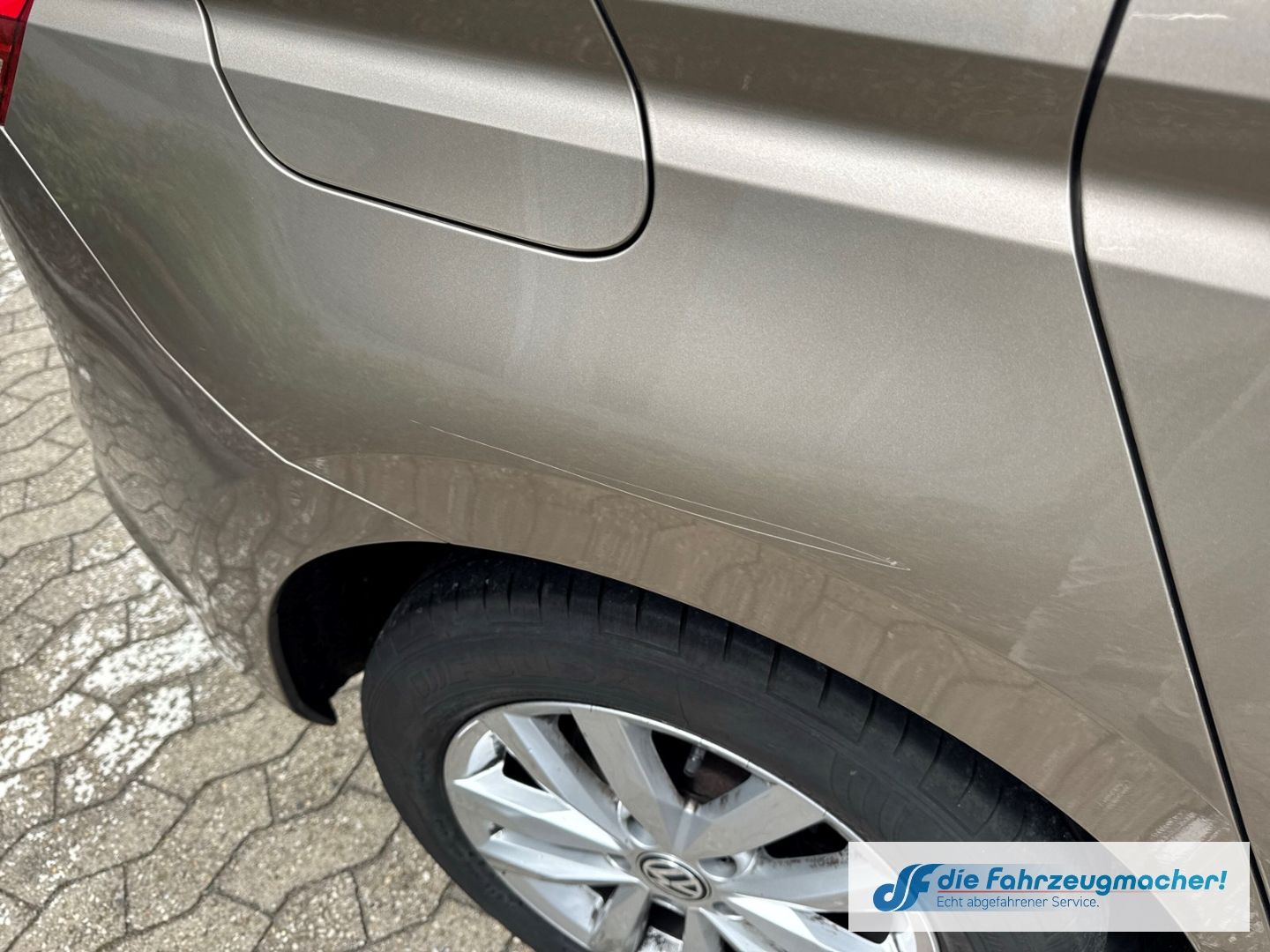 Fahrzeugabbildung Volkswagen Touran Comfortline BMT Start-Stopp AHK-klappbar