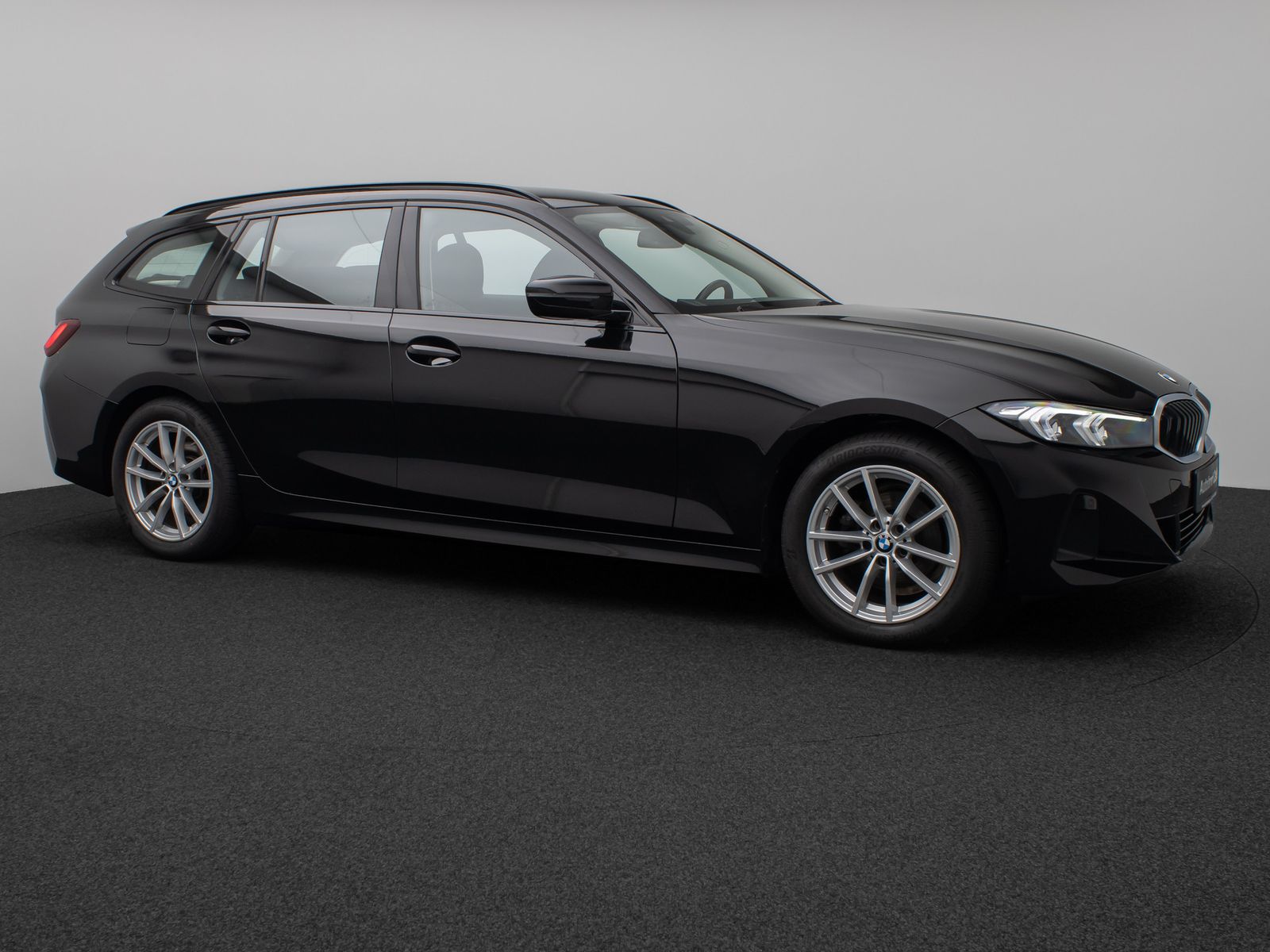Fahrzeugabbildung BMW 318i DAB PDC Widscreen Geschwindigkeitsreg LED