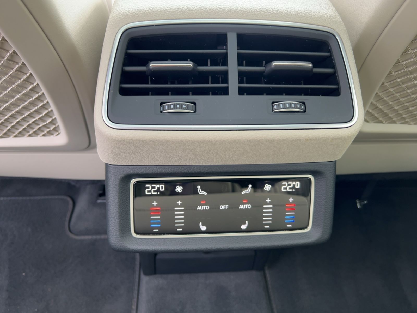 Fahrzeugabbildung Audi e-tron 55 quattro advanced Alu Matrix-LED AHK Pa