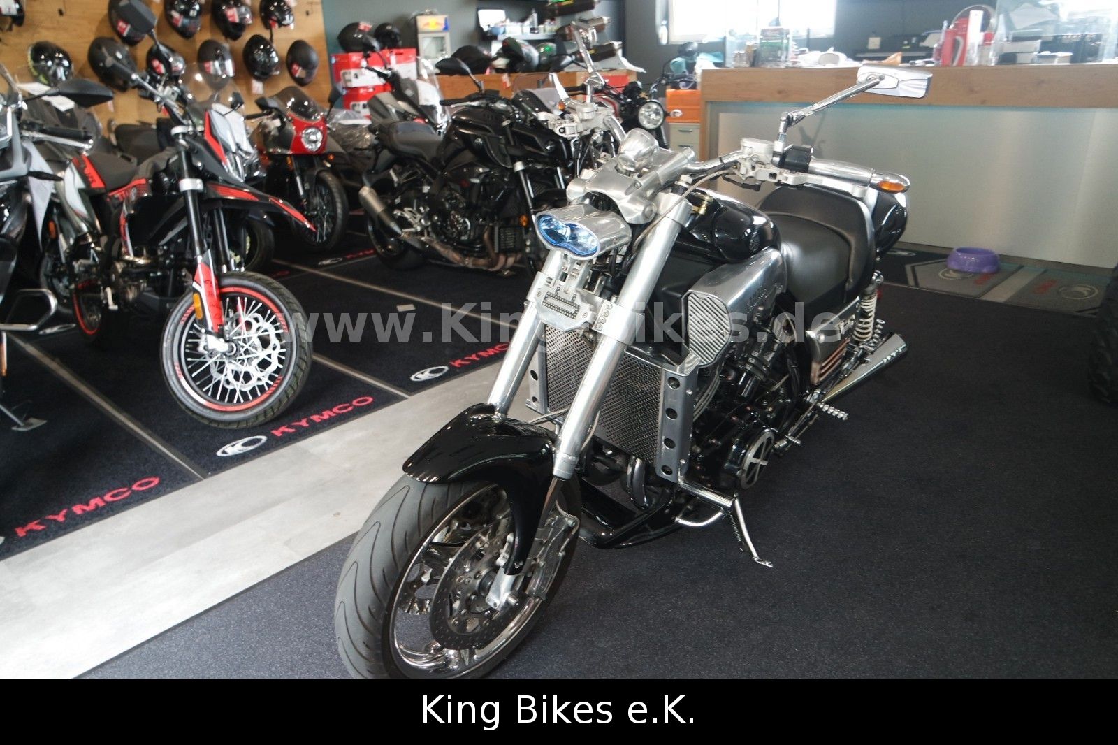 Fahrzeugabbildung Yamaha Vmax 1200 - Billet - White Power - Supertrapp