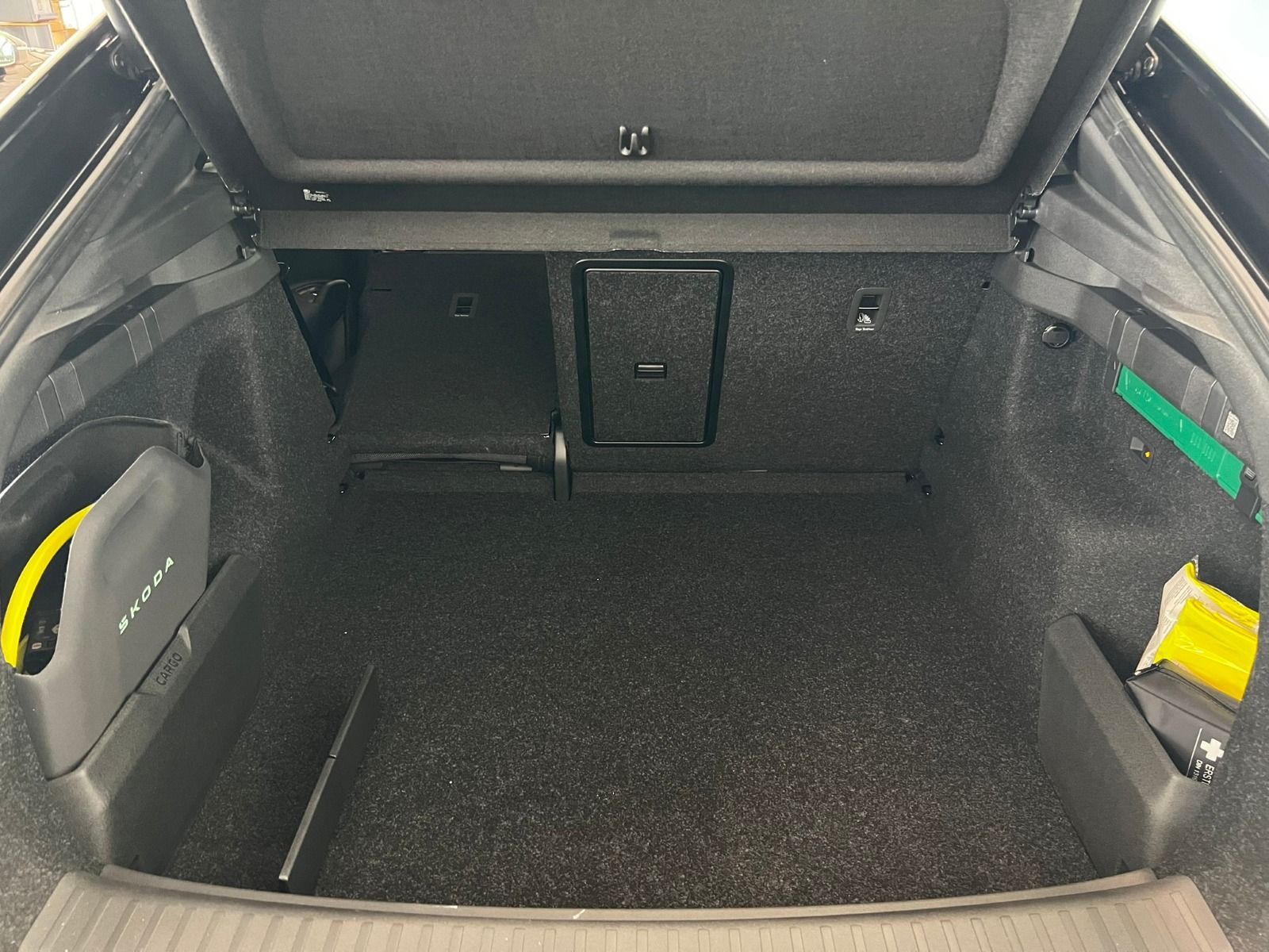 Fahrzeugabbildung SKODA Enyaq Coupé RS360°Cam*Head-Up*AHK*Canton*21Zoll