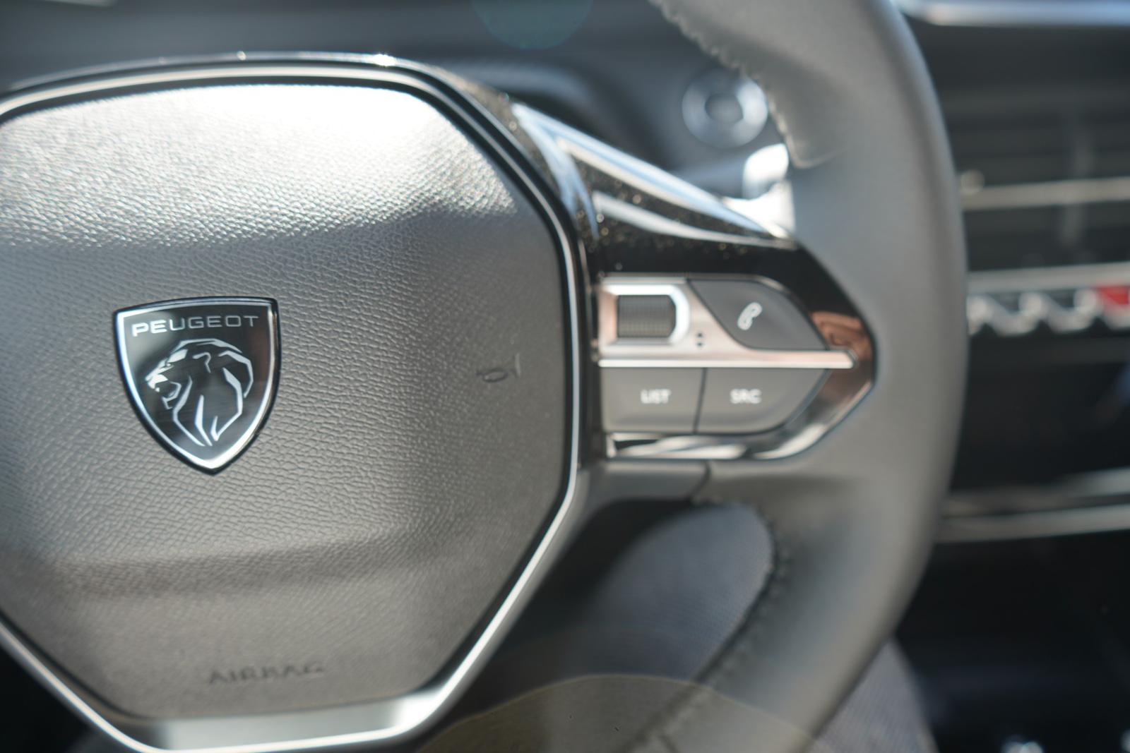 Peugeot 2008 1.2 PureTech LED Navi Tempomat