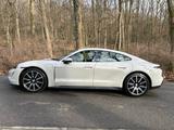 Porsche Taycan wie neu, sehr gepflegt, wenig KM - Porsche Taycan von privat