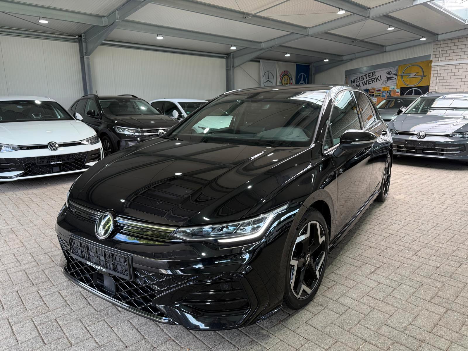 Volkswagen Golf VIII 1.5 TSI R-Line ACC LED LHZ SHZ RFK