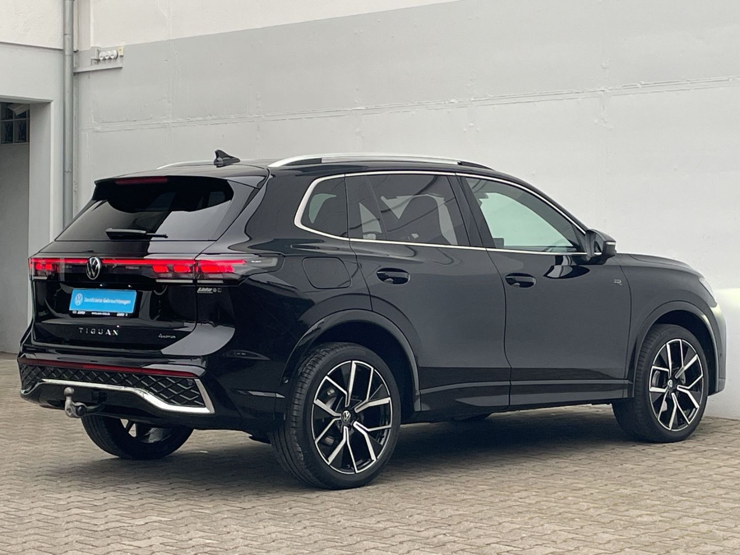 Tiguan 2.0 TDI R-Line 4Motion AHK/Pano/360°Kamer