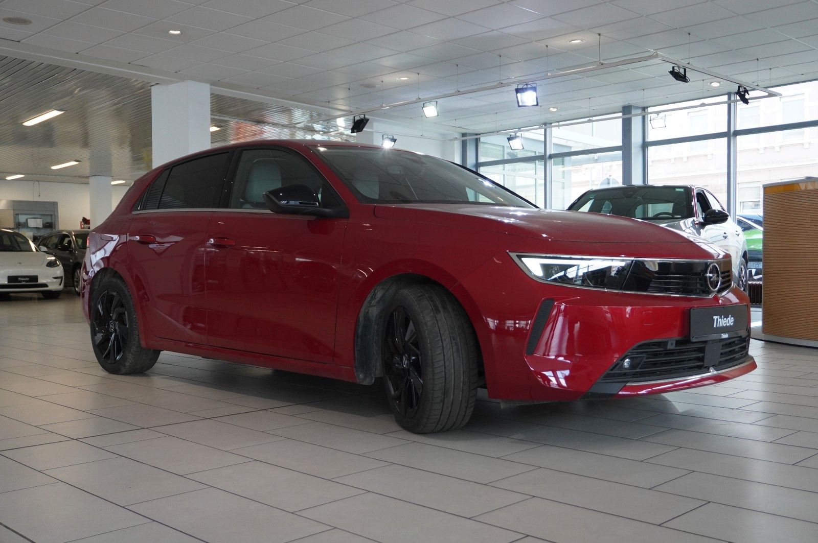 Fahrzeugabbildung Opel Astra L Lim. 1.6 HYBRID ELEGANCE NAVI/LED/KAMERA