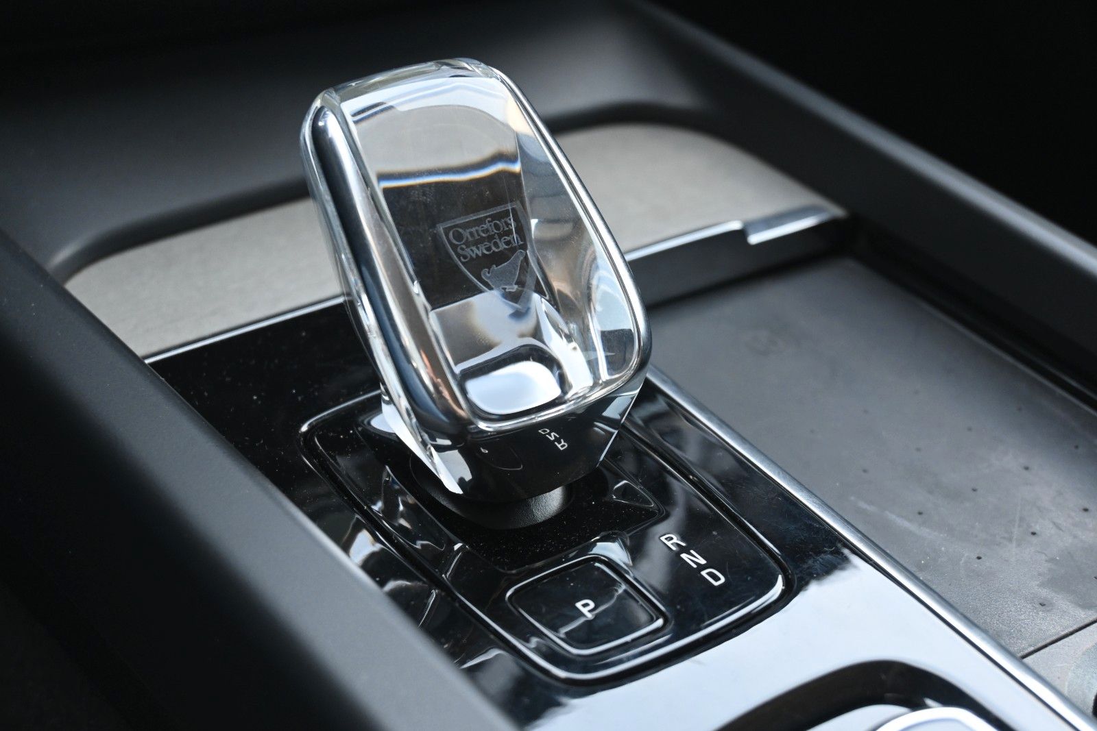 Fahrzeugabbildung Volvo V60 B4  Diesel Plus Dark *H&K*LED*360*LED*FSHZG
