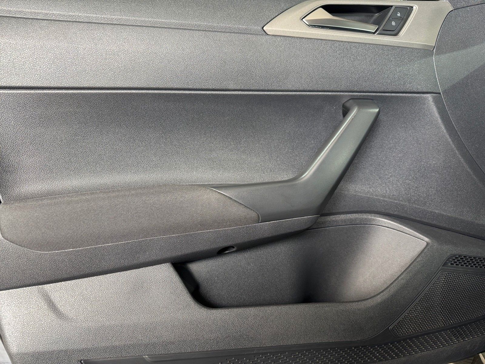 Fahrzeugabbildung Volkswagen Polo VI Comfortline 1.0TSI