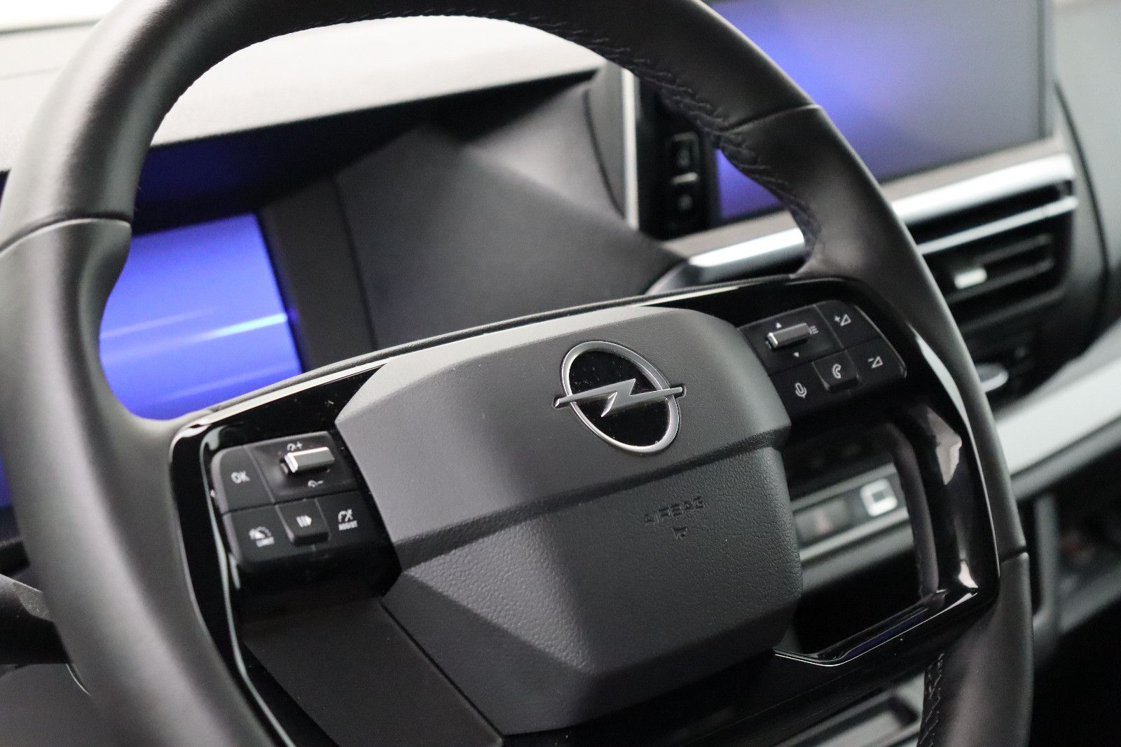 Fahrzeugabbildung Opel Zafira Life 2.0 AT Edition XL L3 9-Sitzer