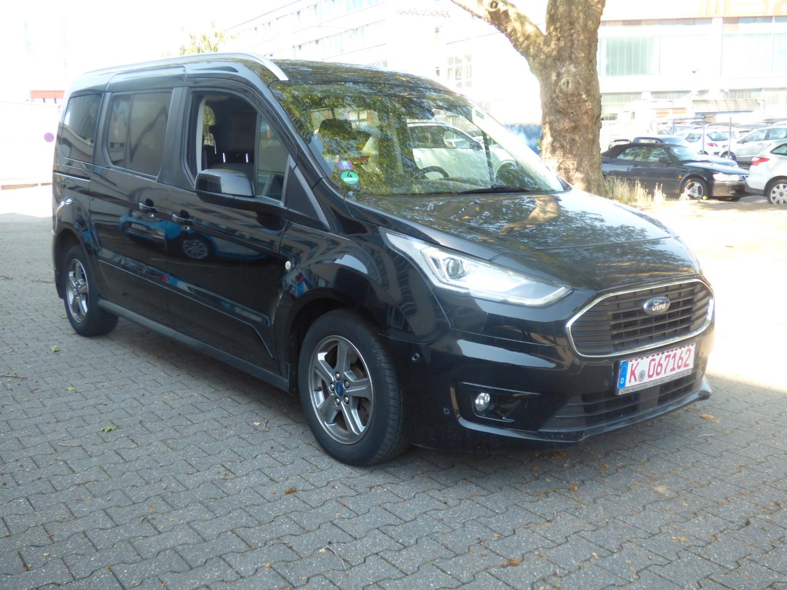 Ford Grand Tourneo Connect Titanium Pano Automatik