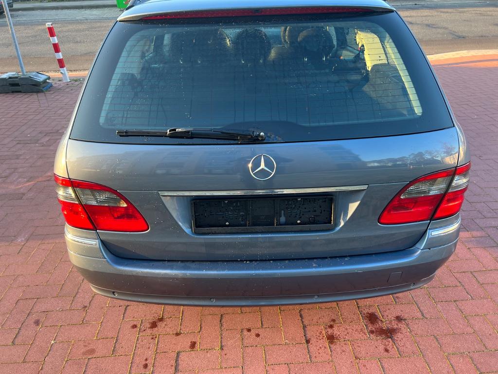 Mercedes-Benz E 220