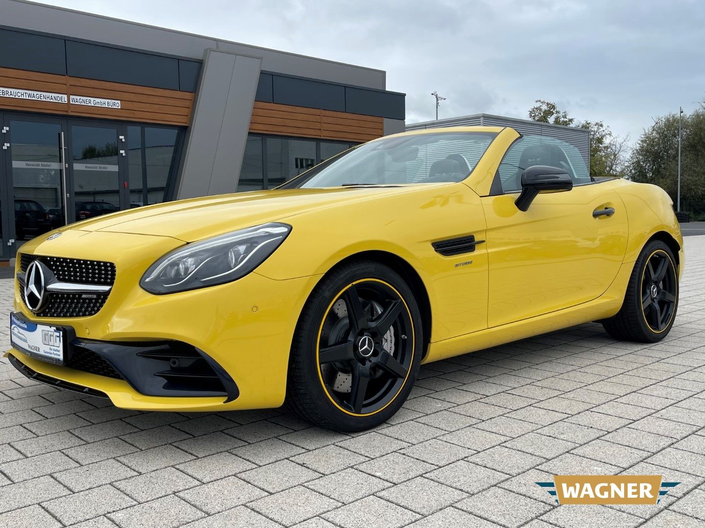 Fahrzeugabbildung Mercedes-Benz SLC 43 AMG FinalEdition  Harman Kardon Sportsitz