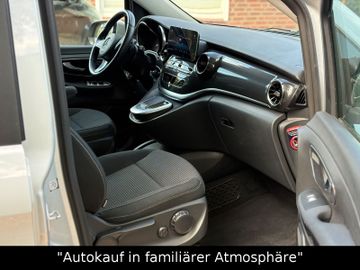 Mercedes V 220 - 9