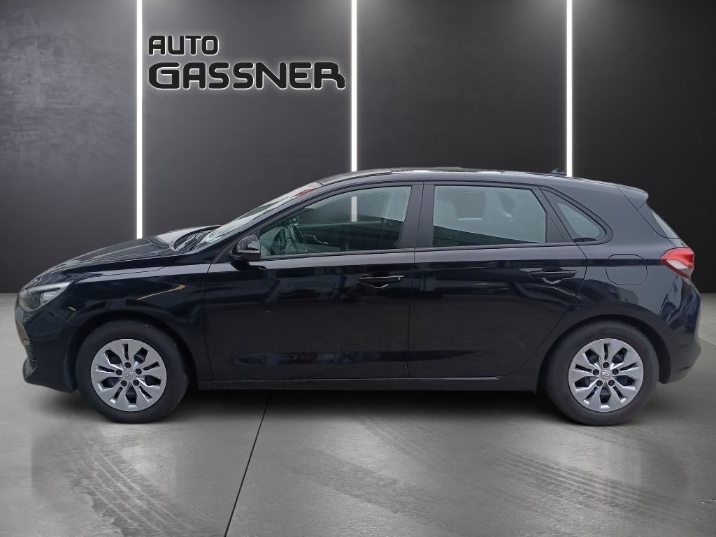 Fahrzeugabbildung Hyundai i30 1.4 M/T100 PS Navi RFK PDC Sitzheizung