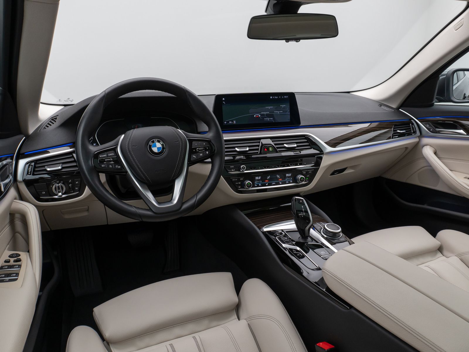 Fahrzeugabbildung BMW 540i xD Panorama 360°DAB Fernlichtassist Sport