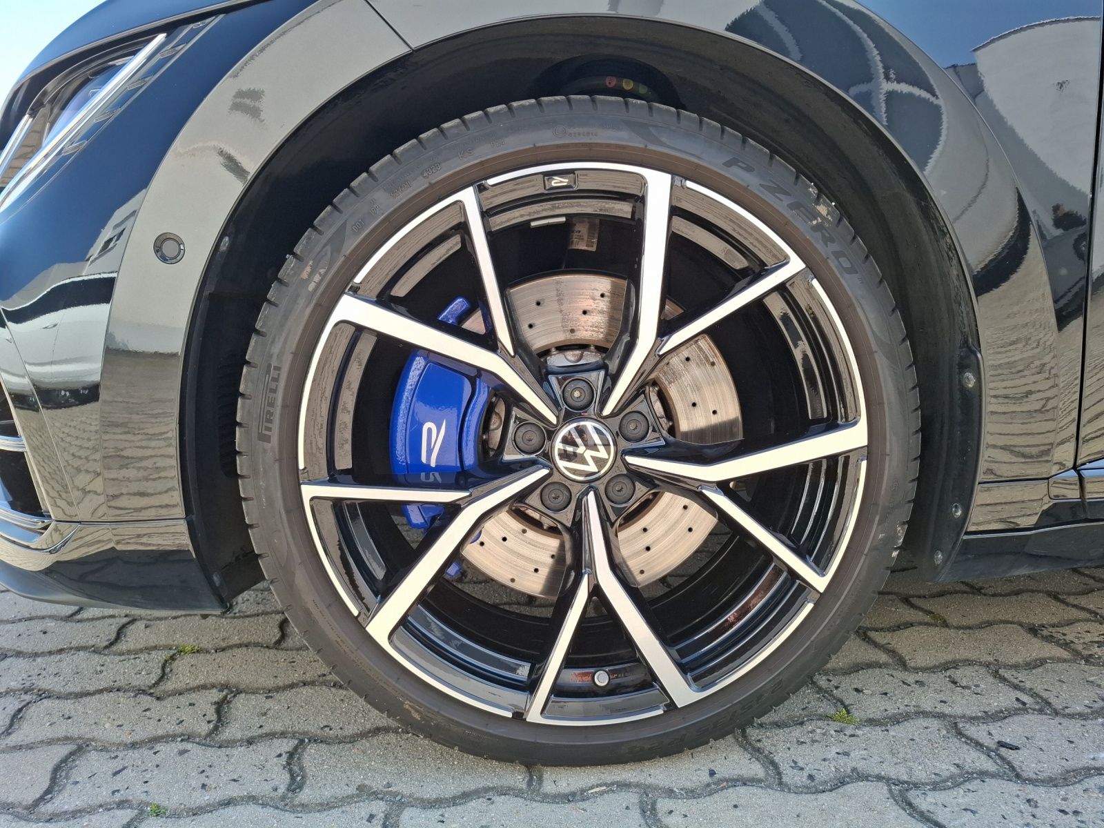 Fahrzeugabbildung Volkswagen Arteon SB R 4M  DSG LED AHK Navi AID ACC RFK 20"