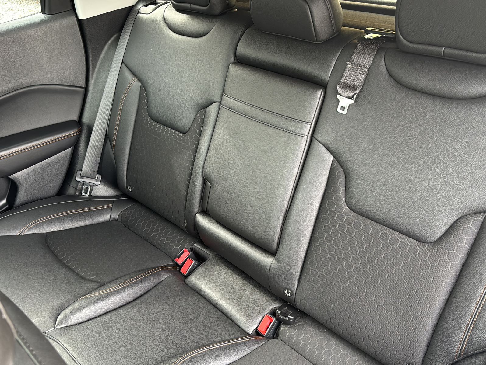 Fahrzeugabbildung Jeep Compass Limited FWD