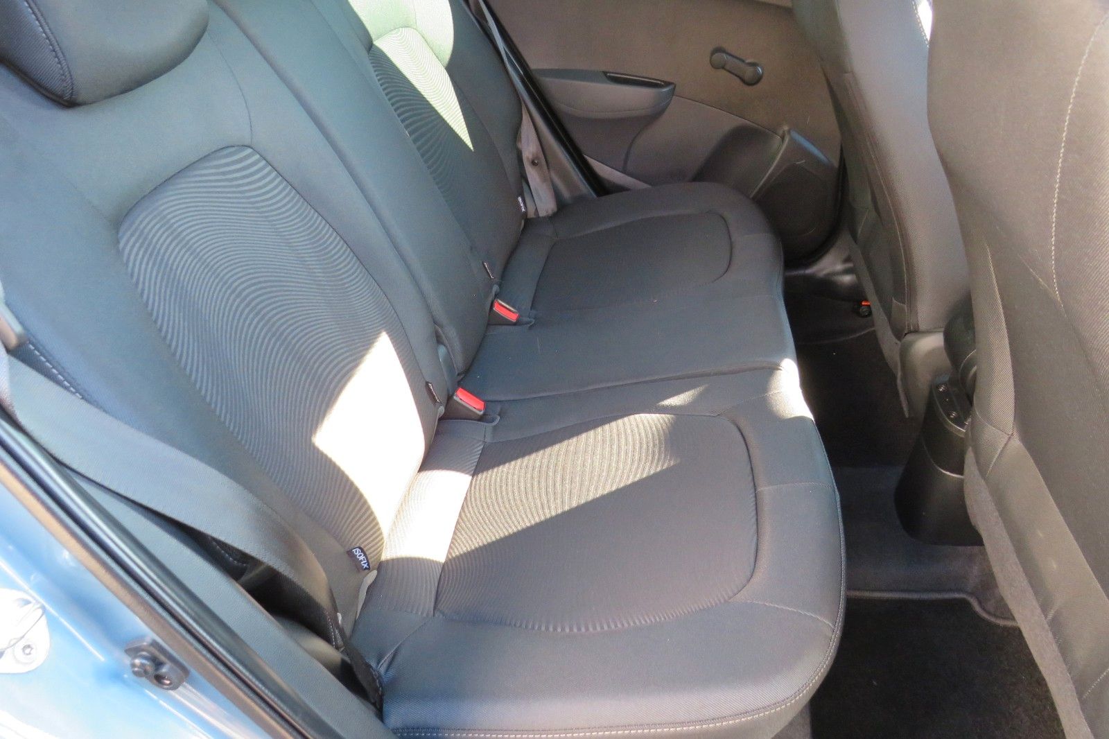 Fahrzeugabbildung Hyundai i10 4-TÜREN KLIMA PDC ALU SCHECKHEFT