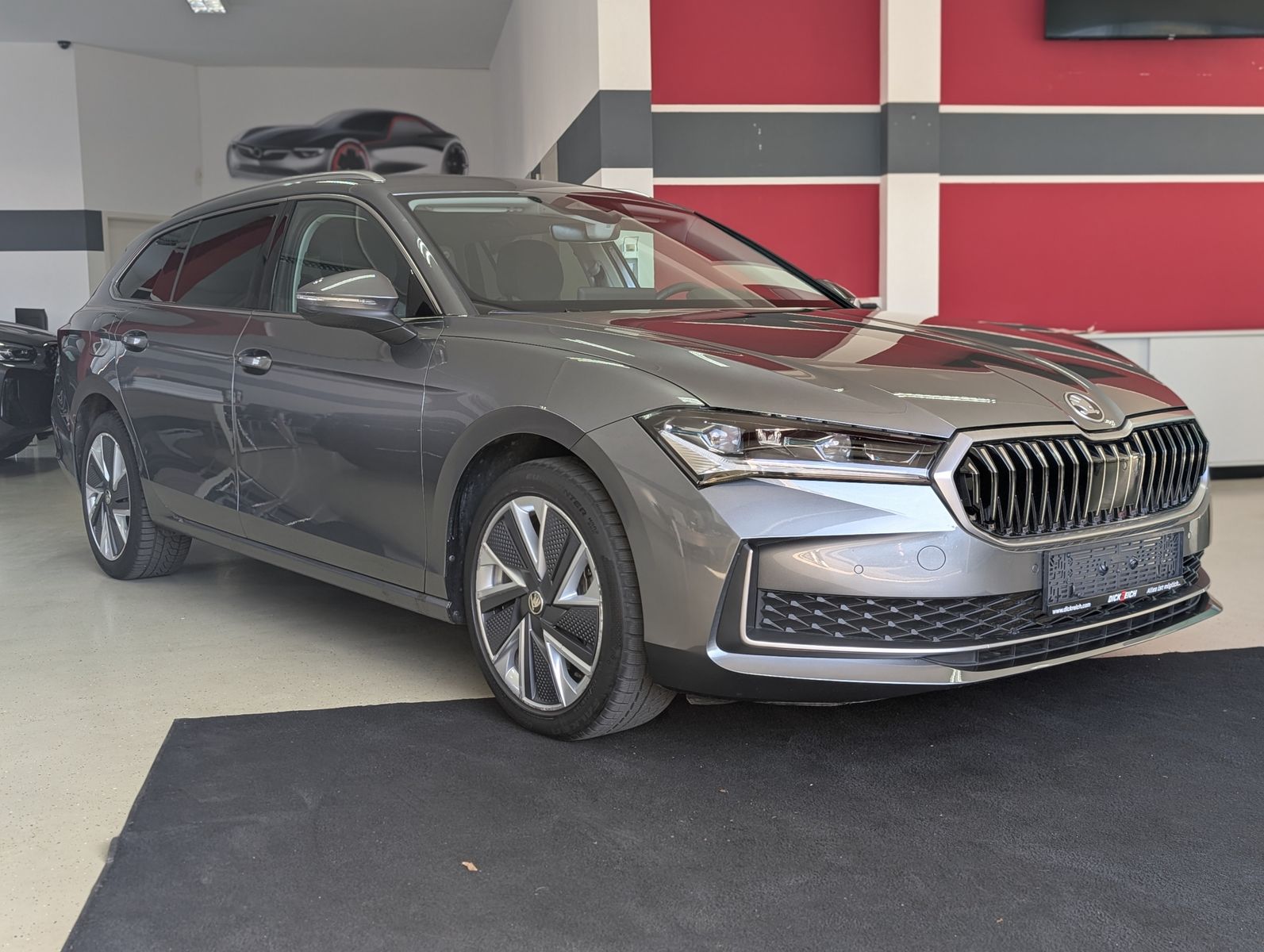 Fahrzeugabbildung SKODA Superb IV 2.0TDI DSG 4x4 MATRIX PANO NEUES MODEL