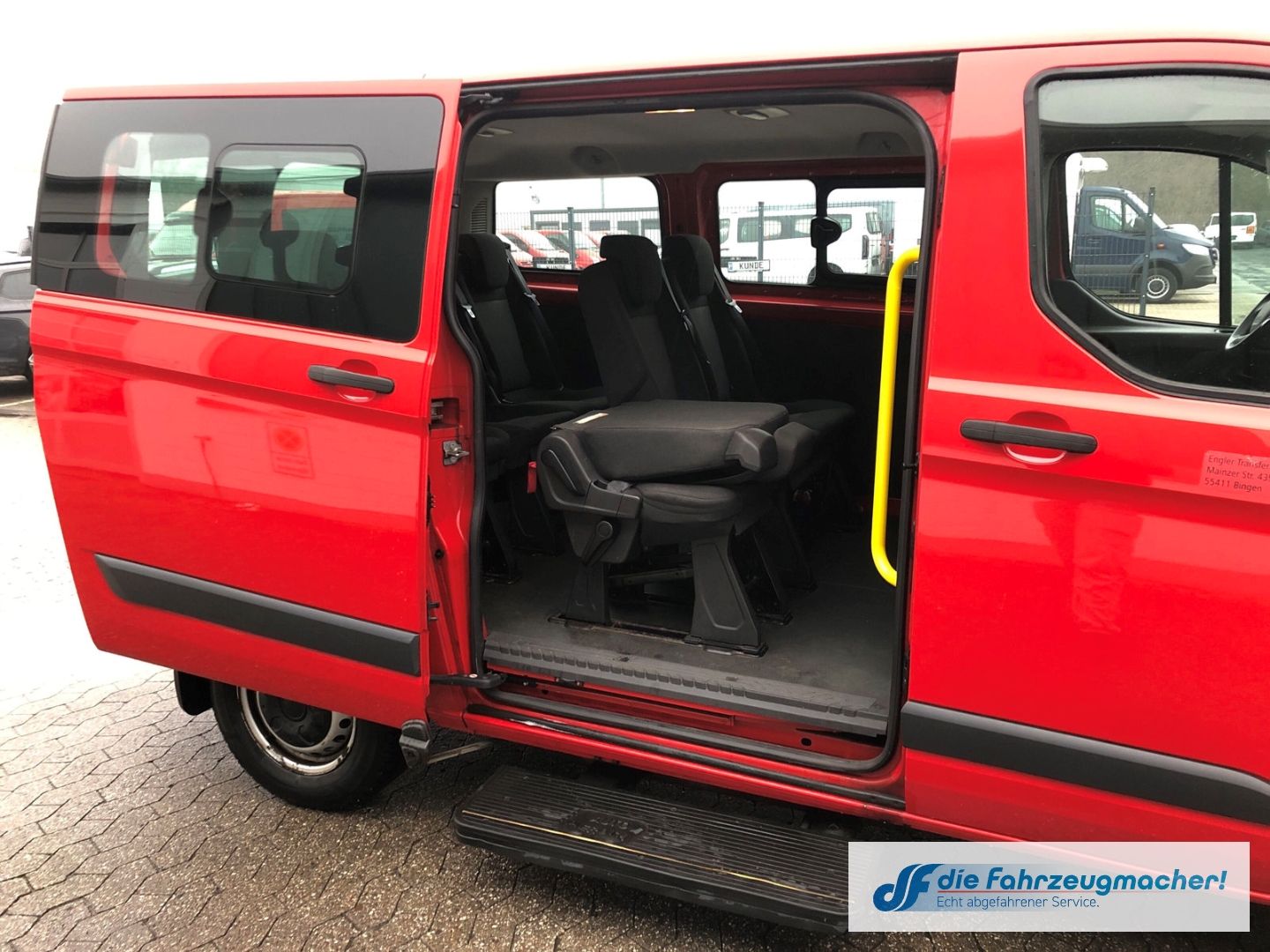 Fahrzeugabbildung Ford Transit Custom Kombi 300 L1 2.2 TDCi *2132