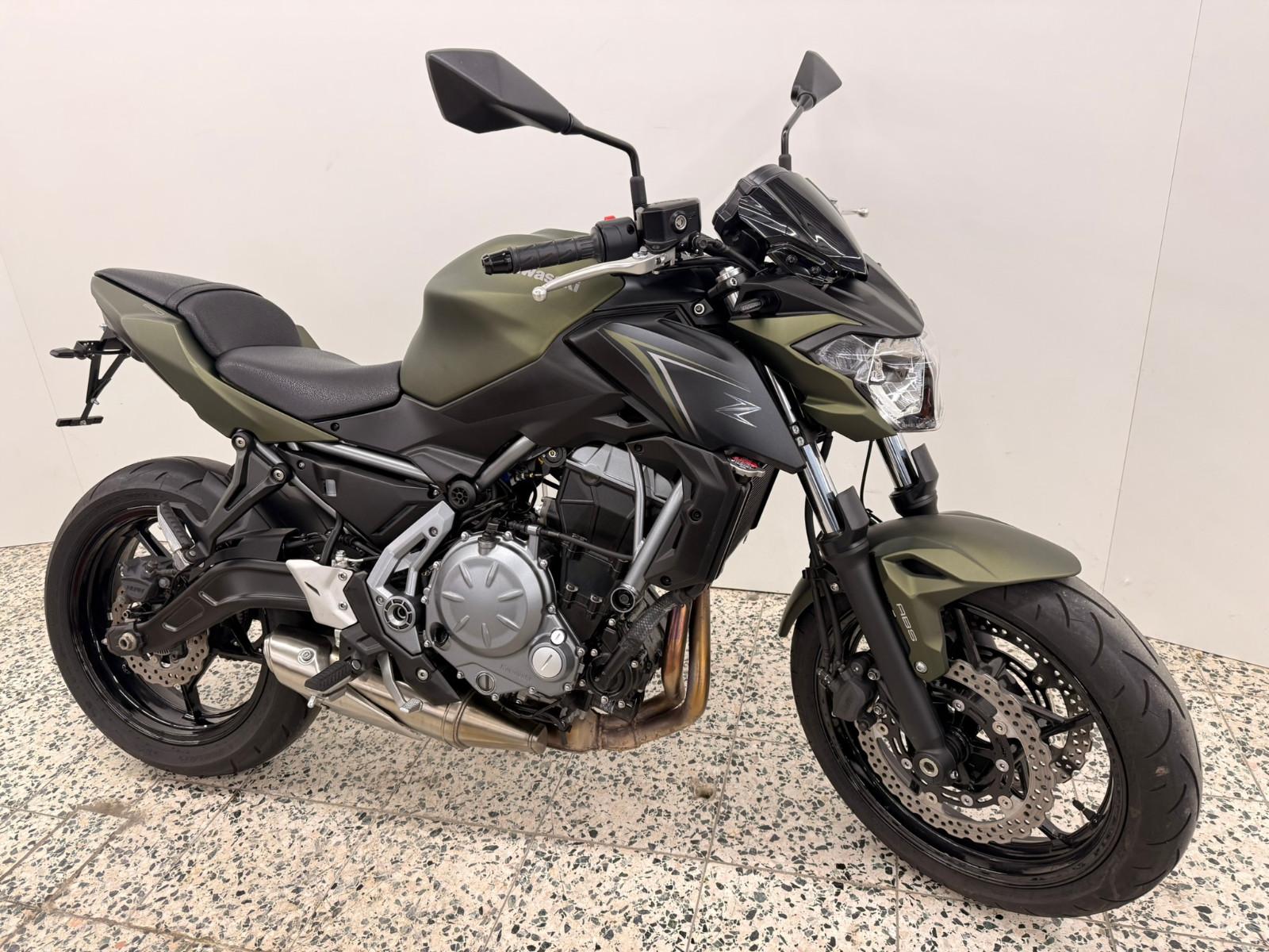Kawasaki Z 650 ABS ER650H 1.Hand Inspektion NEU