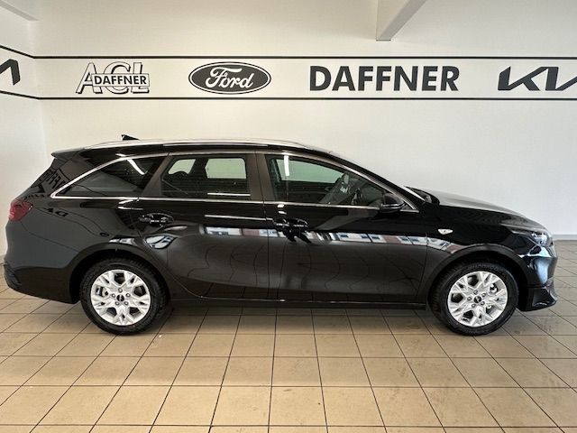 Fahrzeugabbildung Kia Ceed_sw Vision 1.4 LaneASS SHZ Navi DAB Tempomat
