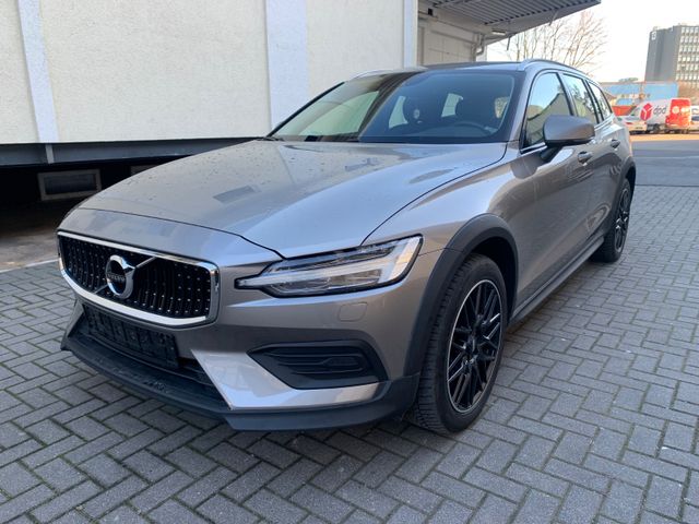 Volvo V60 Cross Country Pro AWD