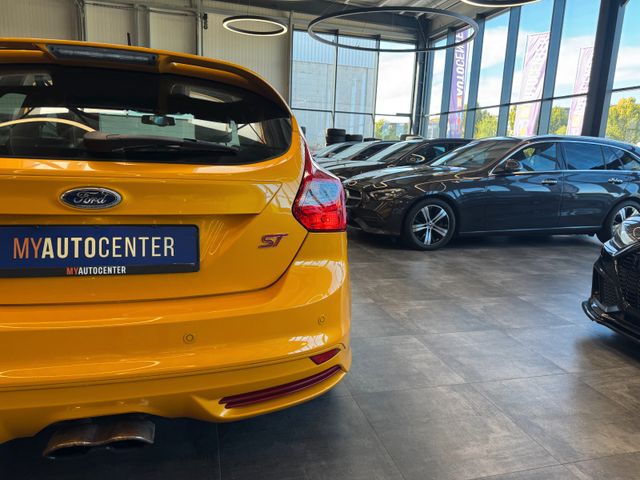 MYAUTOCENTER – Gebraucht- und Jahreswagen mit Werkstattservice in Pfaffenhofen Ford Focus *RECARO*SPORT*SitzHZ*2-ZONEN*TÜV 0127*