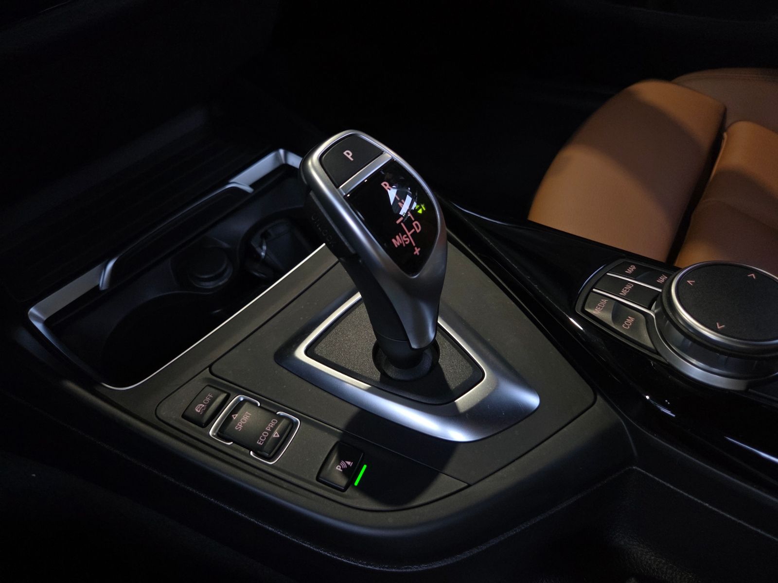 Fahrzeugabbildung BMW 220d Cabrio Sport Line H/K LED NAV SHZ PDC 17"