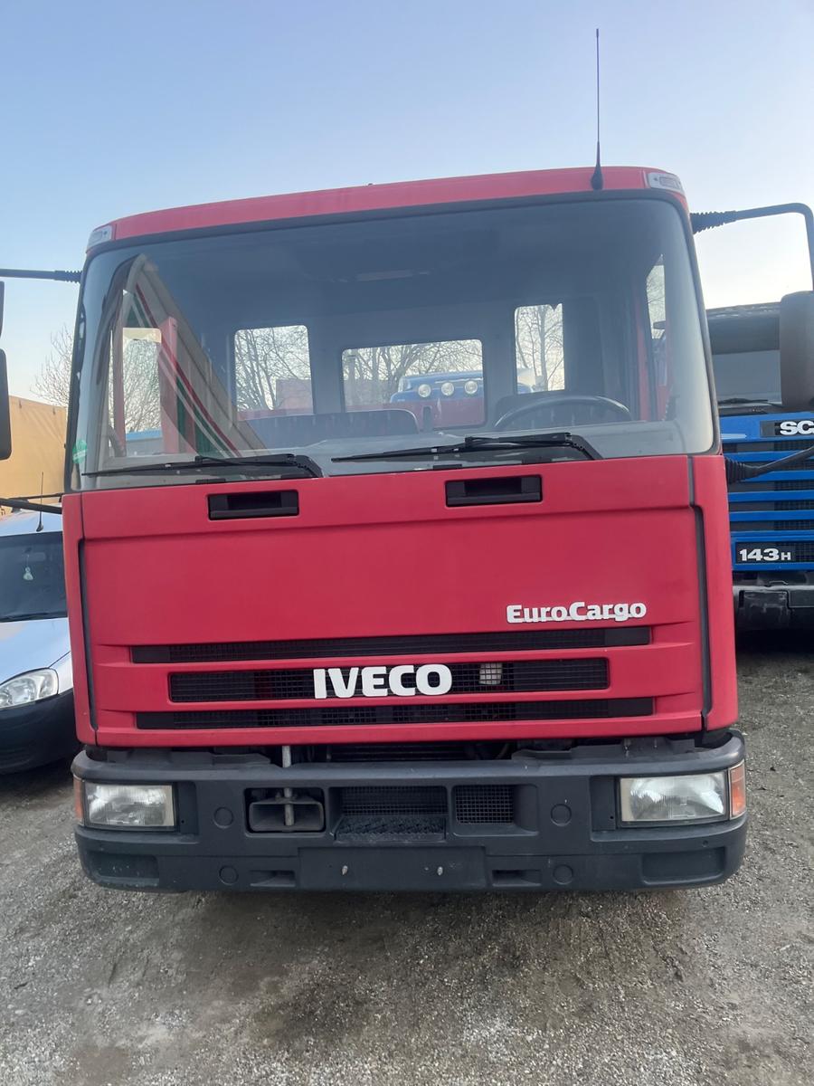 Iveco 80e15 mit Kran Palfinger 7000