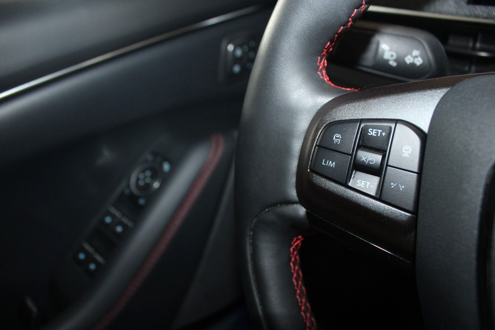 Fahrzeugabbildung Ford Mustang Mach-E AWD Matrix-LED ACC NAVI LEDER CAM