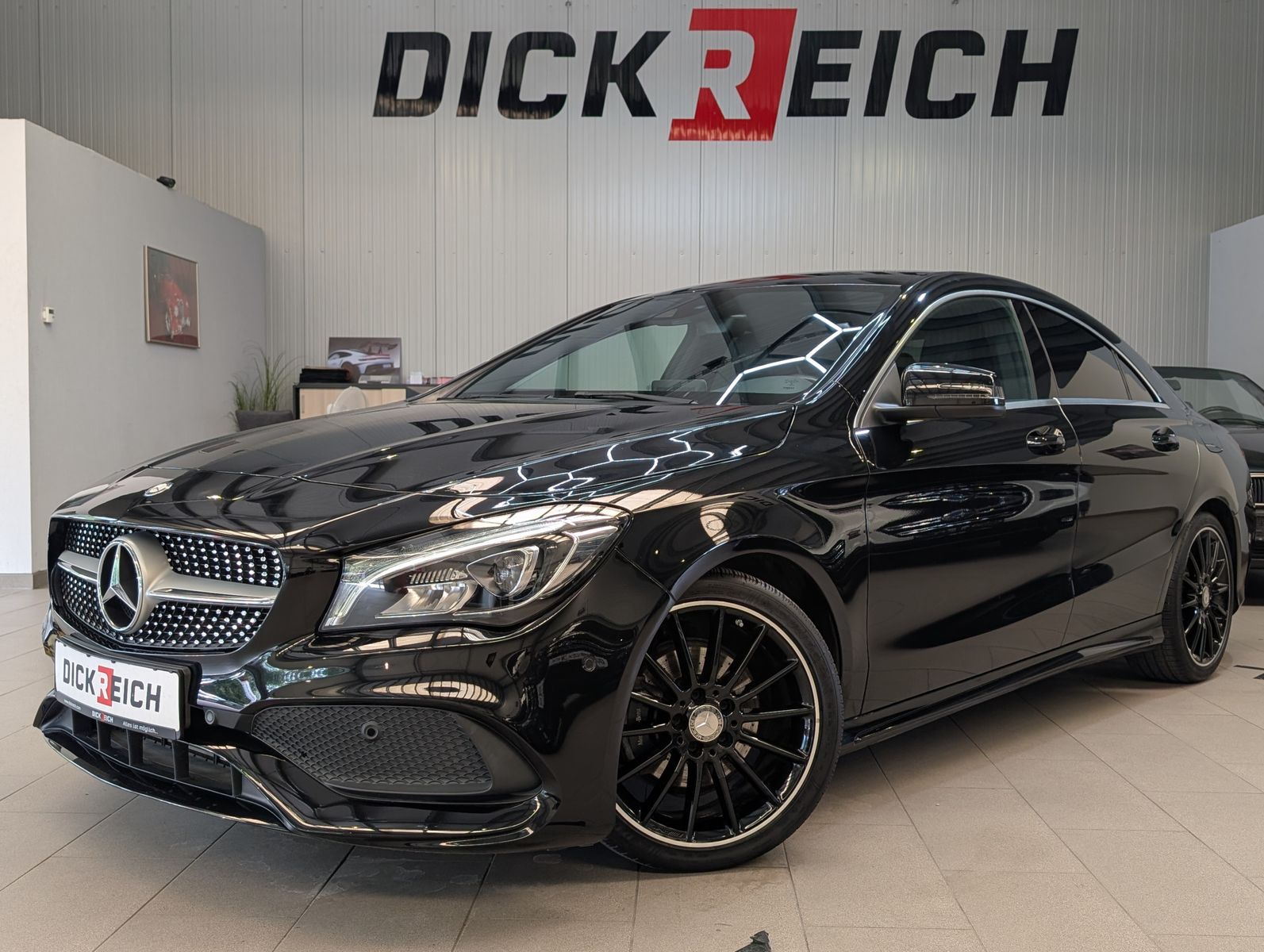 MERCEDES-BENZ CLA 200 AMG LED-High Cam H/K Navi Leder Memory