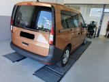 Volkswagen Caddy Kombi Basis-Modell 1.5 TSI - VW Caddy Gebrauchtwagen in München