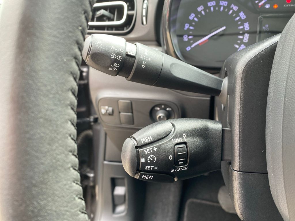 Fahrzeugabbildung Citroën C3 PT 110 S&S *Automatik* MAX *Navi*Rückfahrk*