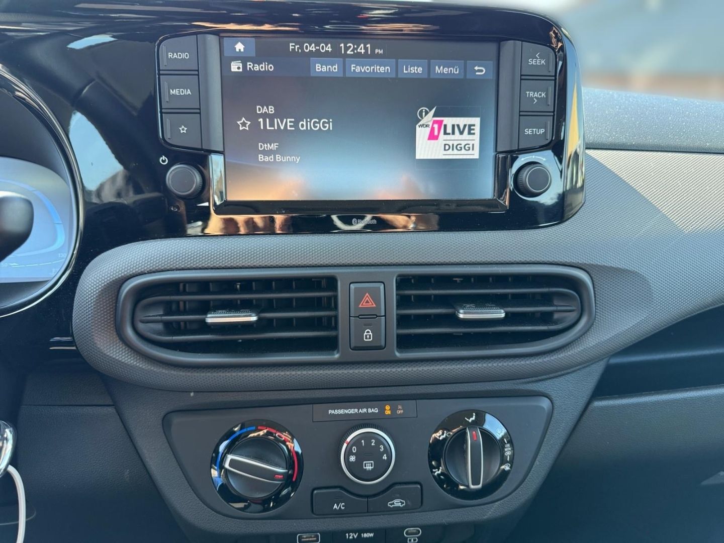 Fahrzeugabbildung Hyundai i10 1.0 Select Ganzjahresreifen Klimaanlage