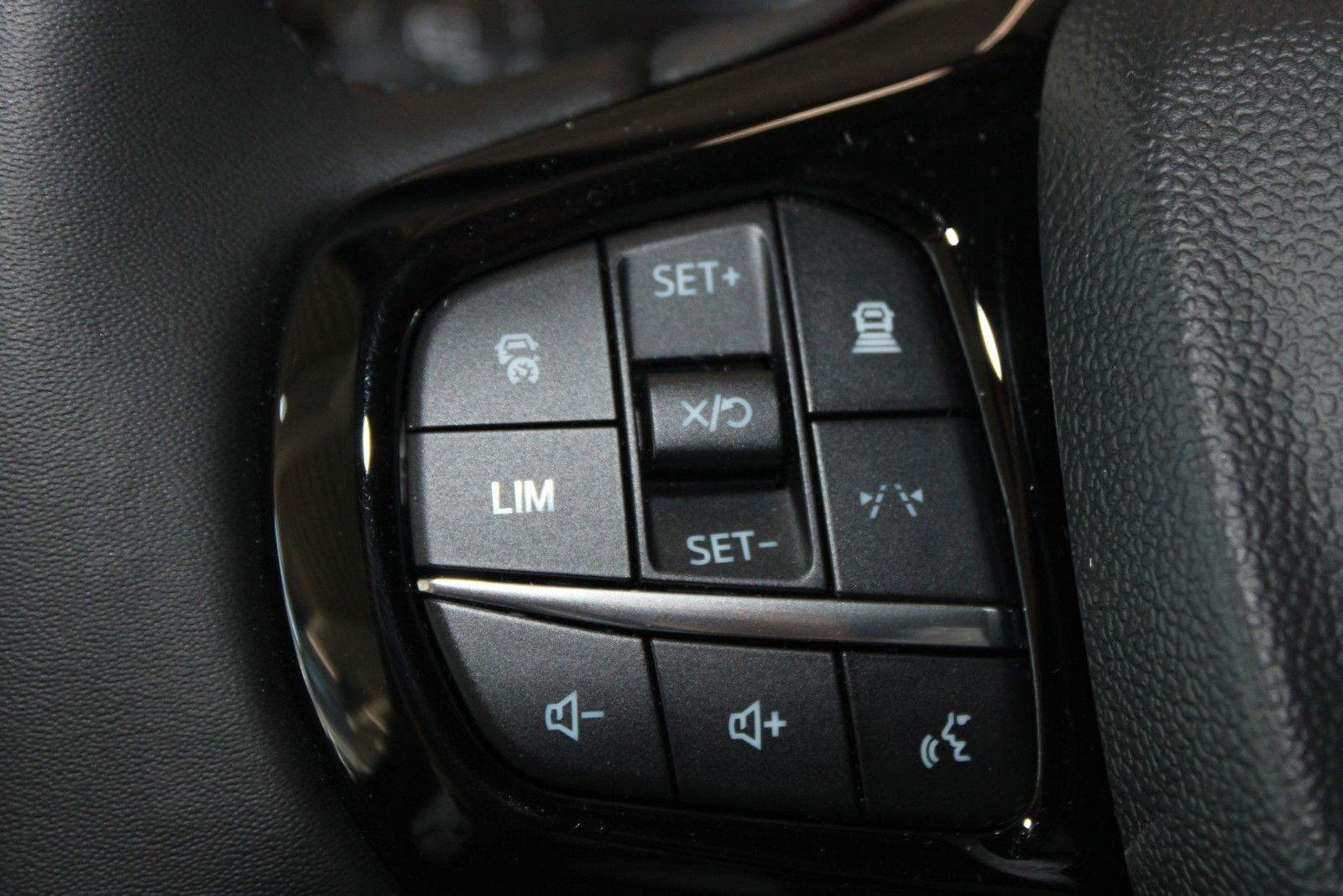 Fahrzeugabbildung Ford NUGGET L1 Titanium Aut. MARKISE + Aufstelldach