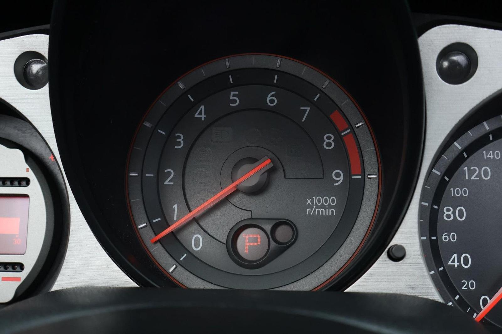 Nissan 370Z Roadster 3.7 V6 Pack | 328 ch | BVA | Capote électrique | Sièges chauffants | Xénon | Bluetooth | Régulateur de vitesse