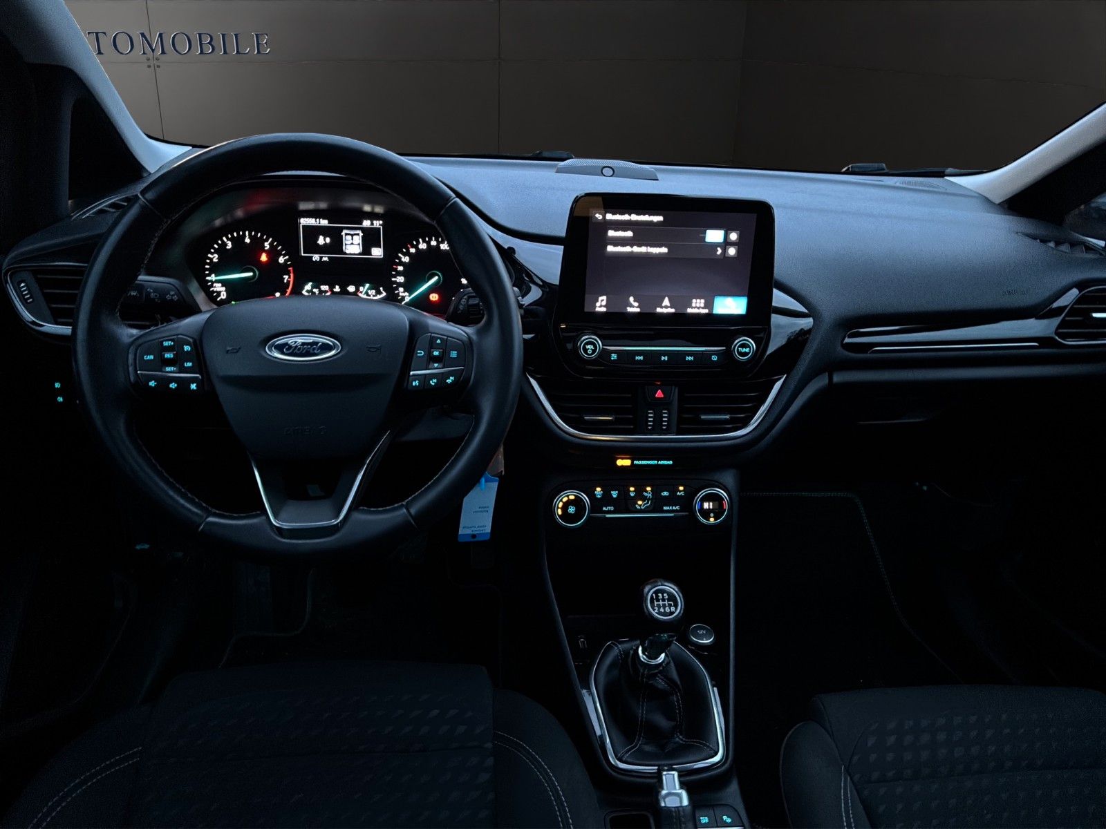 Fahrzeugabbildung Ford Fiesta Titanium Pano/LED/B&O/Kamera/Navi