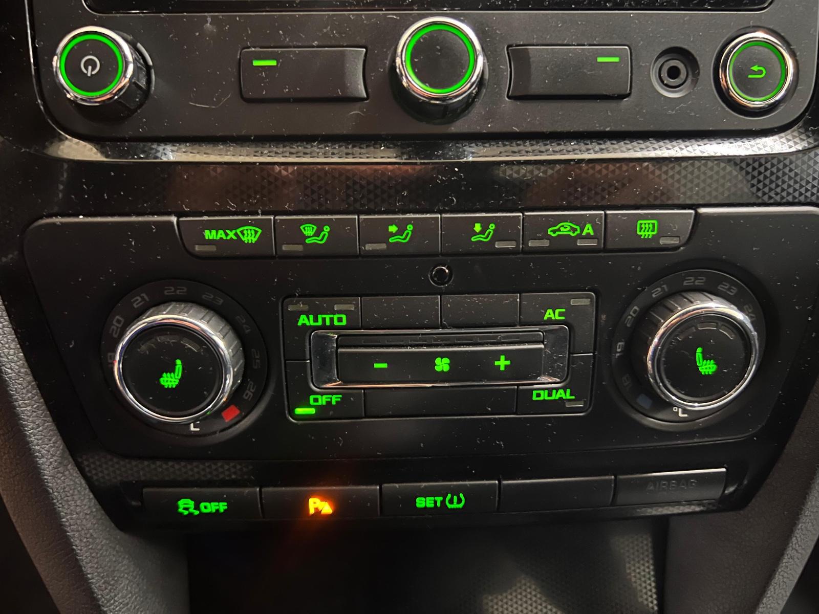 Skoda Octavia 2012 — photo 17