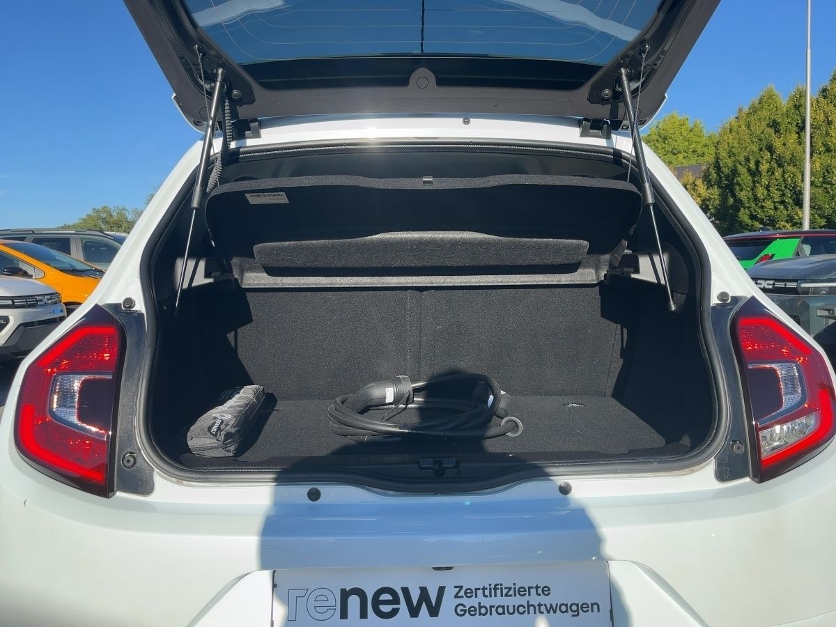 Fahrzeugabbildung Renault Twingo E-TECH 100% el. E-Tech 100% elektrisch - mit KI generiert/bearbeitet