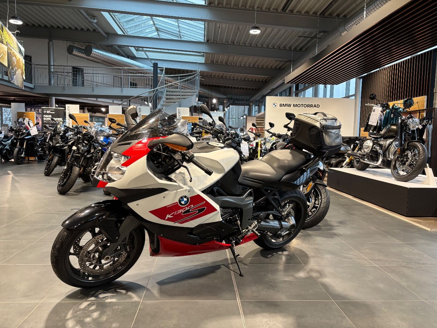 Fahrzeugabbildung BMW K 1300 S Sondermodell 30 Jahre Akrapovic