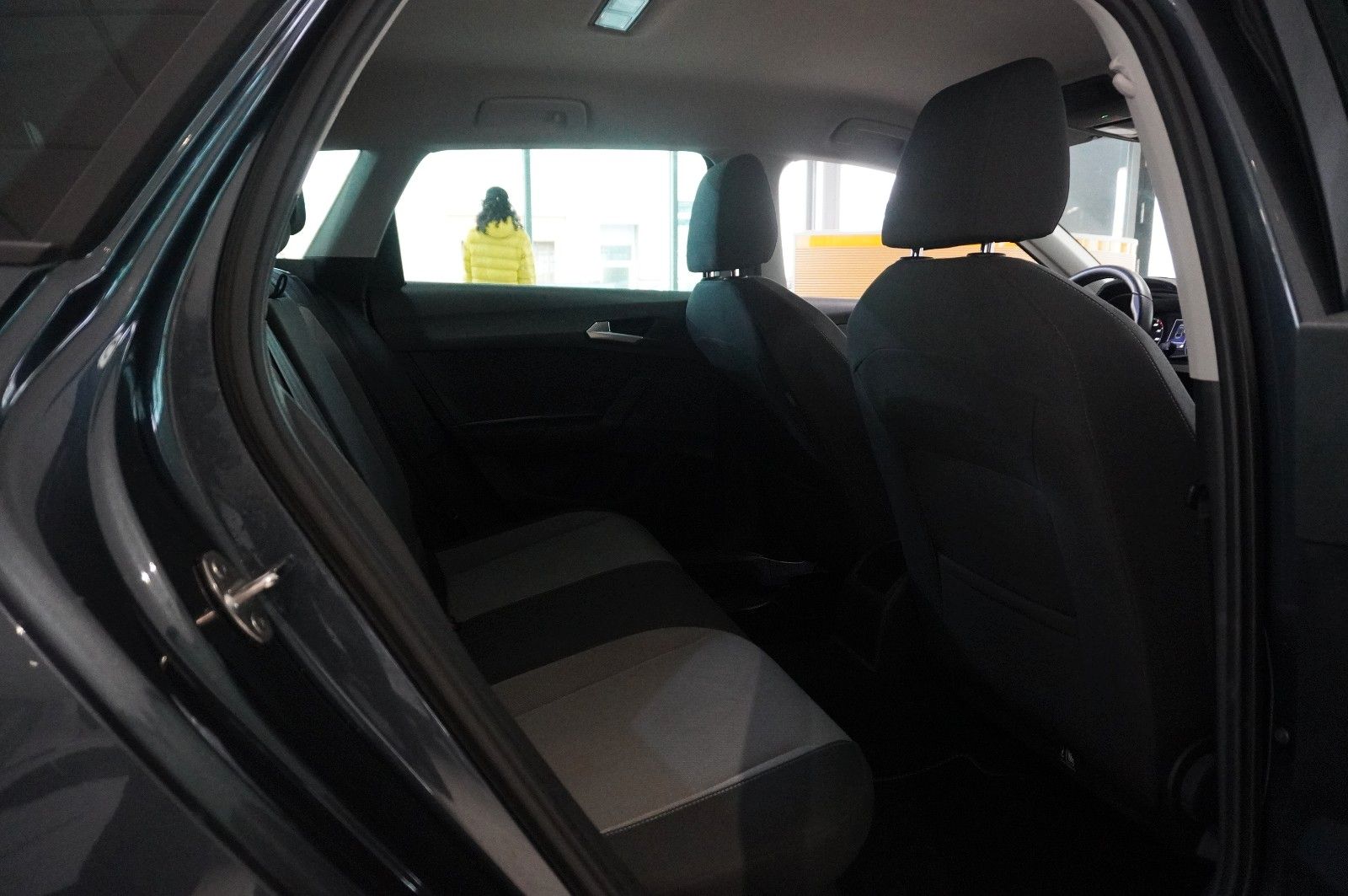 Fahrzeugabbildung SEAT Leon ST 1.0 E-TSI STYLE DSG NAVI/LED/KAMERA/DAB+